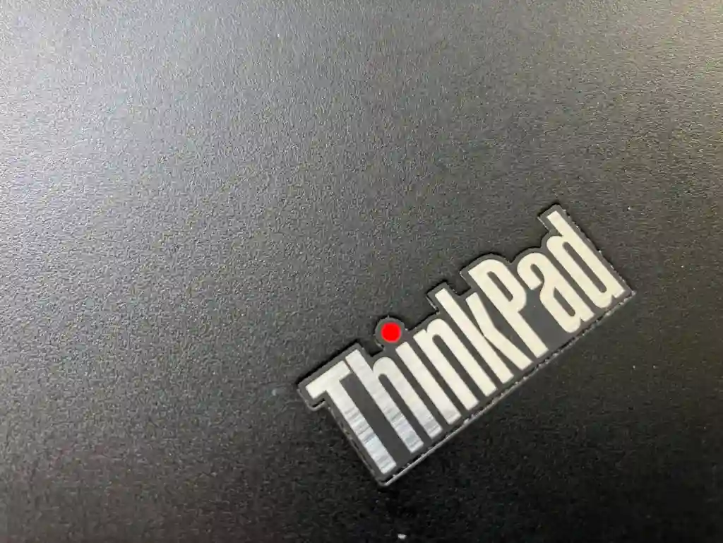 Thinkpad Logo auf der Display Rückseite