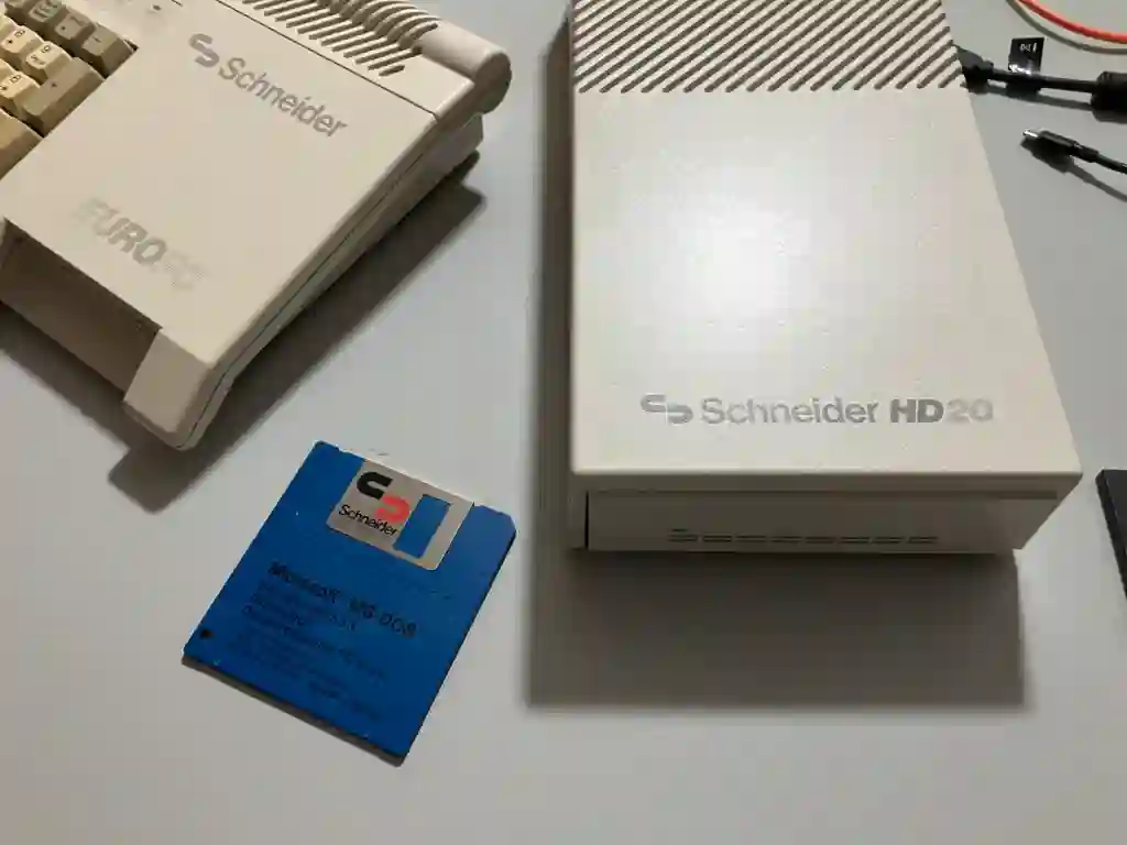 Die Schneider HD20, externe 20 MB Festplatte für den Euro-PC